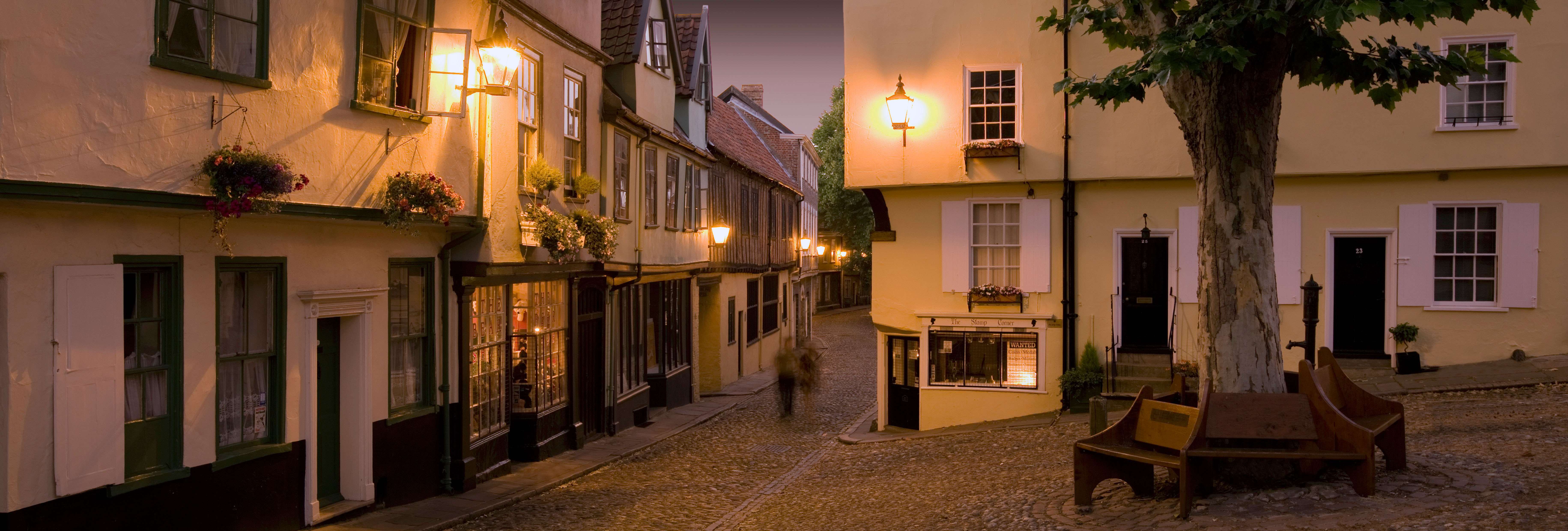 Panoramic view of Elm Hill at dusk